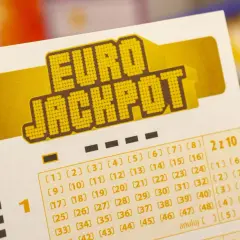Kupon Eurojackpot z zaznaczonymi liczbami. Czy Totalizator Sportowy blokuje wypłaty wygranych z Eurojackpot w Polsce?