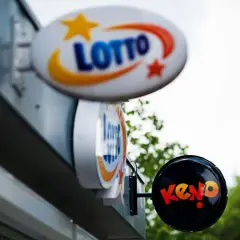 Kaskada wyników sprawdzanych na tablicach Lotto i Keno.