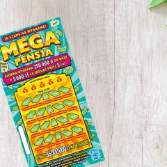 Zdrapka "Mega Pensja" z szansą na wygraną 250 000 zł od razu i 5000 zł miesięcznie. Marzenie o wielkiej pensji na wyciągnięcie ręki!