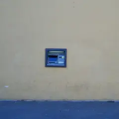 Jak wziąć debet w bankomacie - uniknij nieprzyjemnych opłat