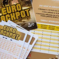 Kupony Eurojackpot i tabela wygranych.