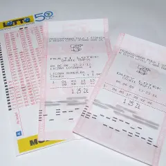 Kupony gry Lotto i Multi Multi z zaznaczonymi liczbami i datami.