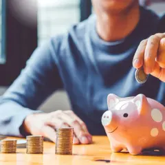 Bank który pomaga zadłużonym: jak uniknąć spirali długów i zyskać wsparcie