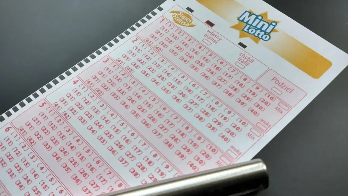 Kupon Mini Lotto z polami do wyboru liczb. Zastanawiasz się, czy w Mini Lotto można zwiększyć stawkę? Tu zaznaczasz liczby, a nie stawkę.