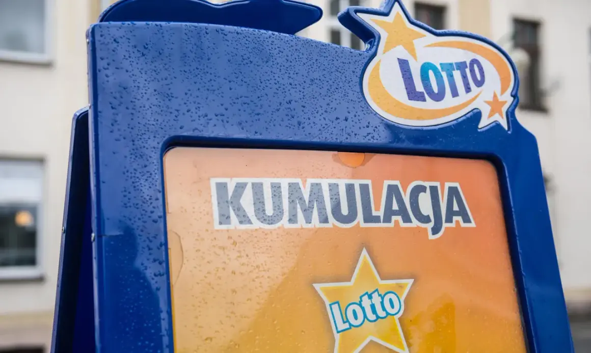 Lotto zachęca do gry kumulacją i samochodami, bo to lepsza reklama niż niższe oprocentowanie.