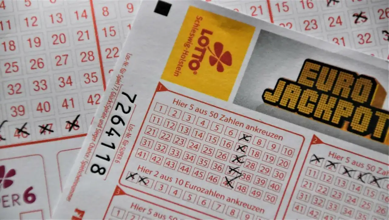 Eurojackpot: Czy pary liczb naprawdę wypadają częściej?