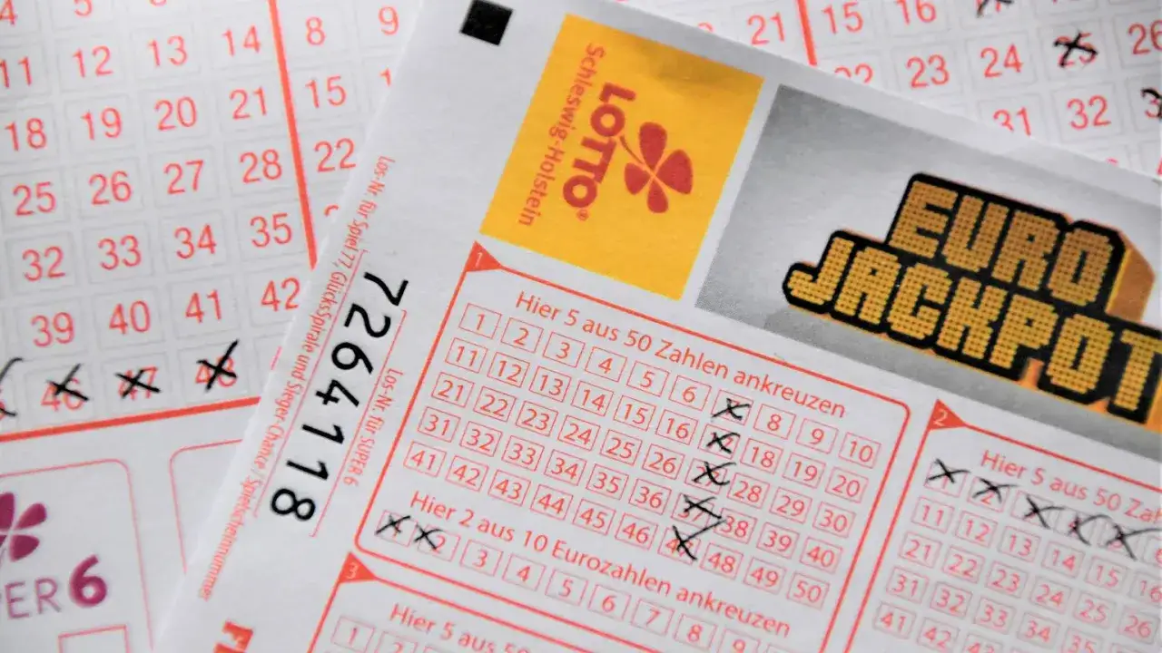 Losy Eurojackpot z zaznaczonymi liczbami. Czy wygrana w eurojackpot w piątek trzynastego przynosi pecha w życiu? Kto wie!