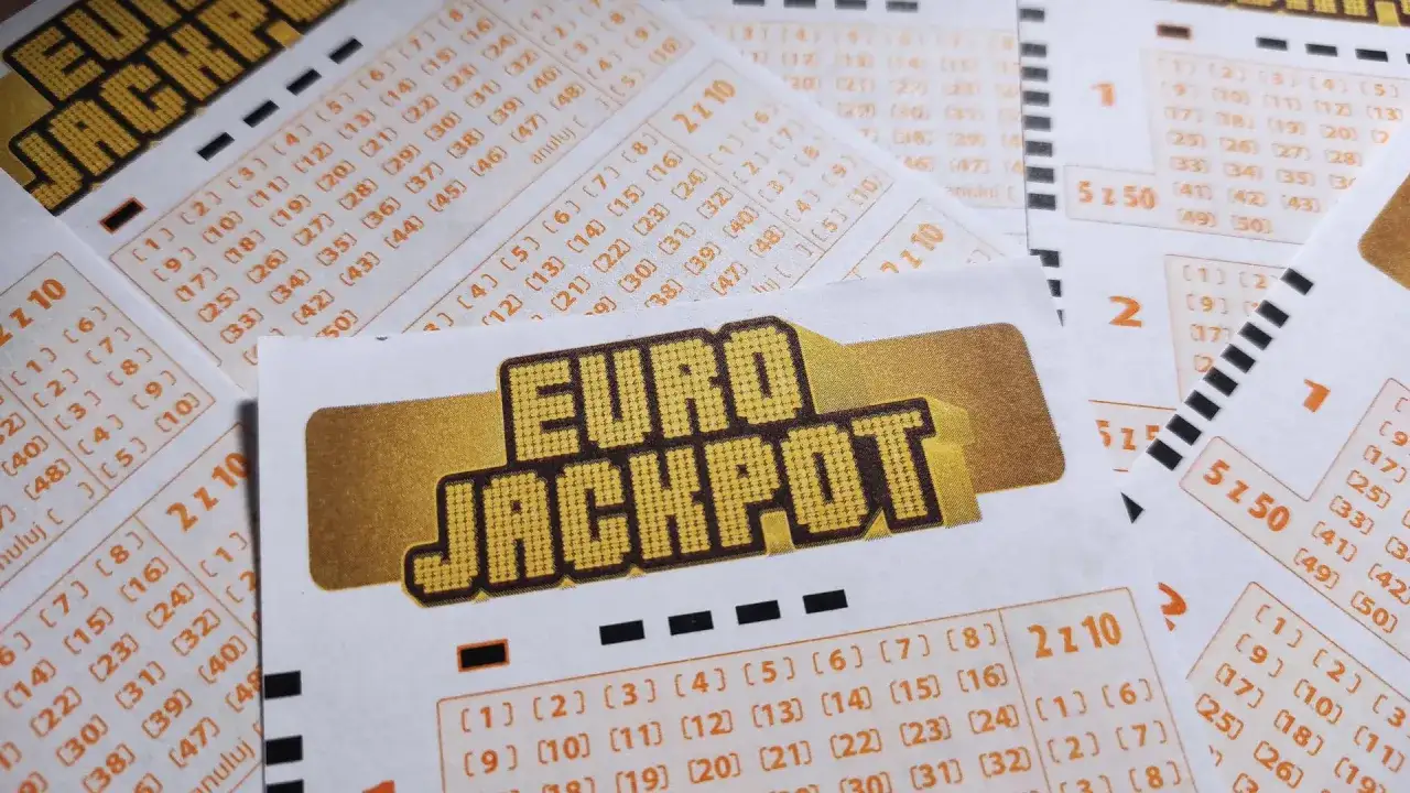 Kupony Eurojackpot i pytania o to, czy Totalizator Sportowy blokuje wypłaty wygranych w Polsce.