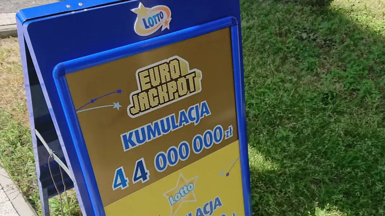 Reklama Lotto informuje o kumulacji 44 000 000 zł w Eurojackpot. Zastanawiasz się, ile czasu na wyplate lotto?