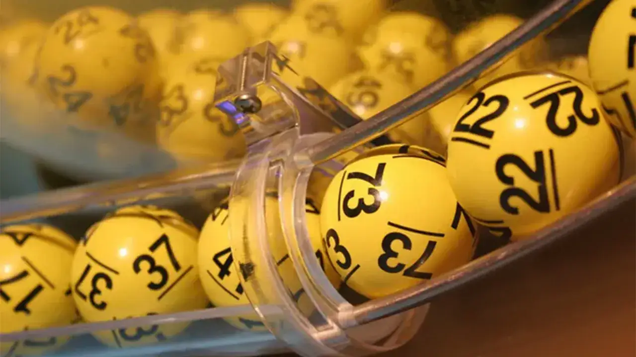 Zdjęcie Losowanie Lotto o której godzinie? Sprawdź, aby nie przegapić!