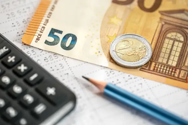 Chwilówki: Jak wybrać bezpieczną i nie dać się oszukać?