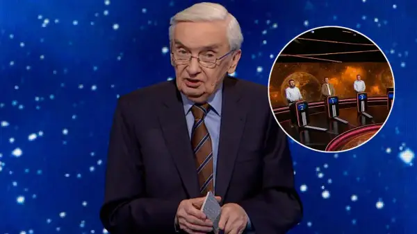 Wielki Brat pyta, dlaczego najlepsi gracze w historii programu nagle przestali w nim występować. W tle widać uczestników na podium.